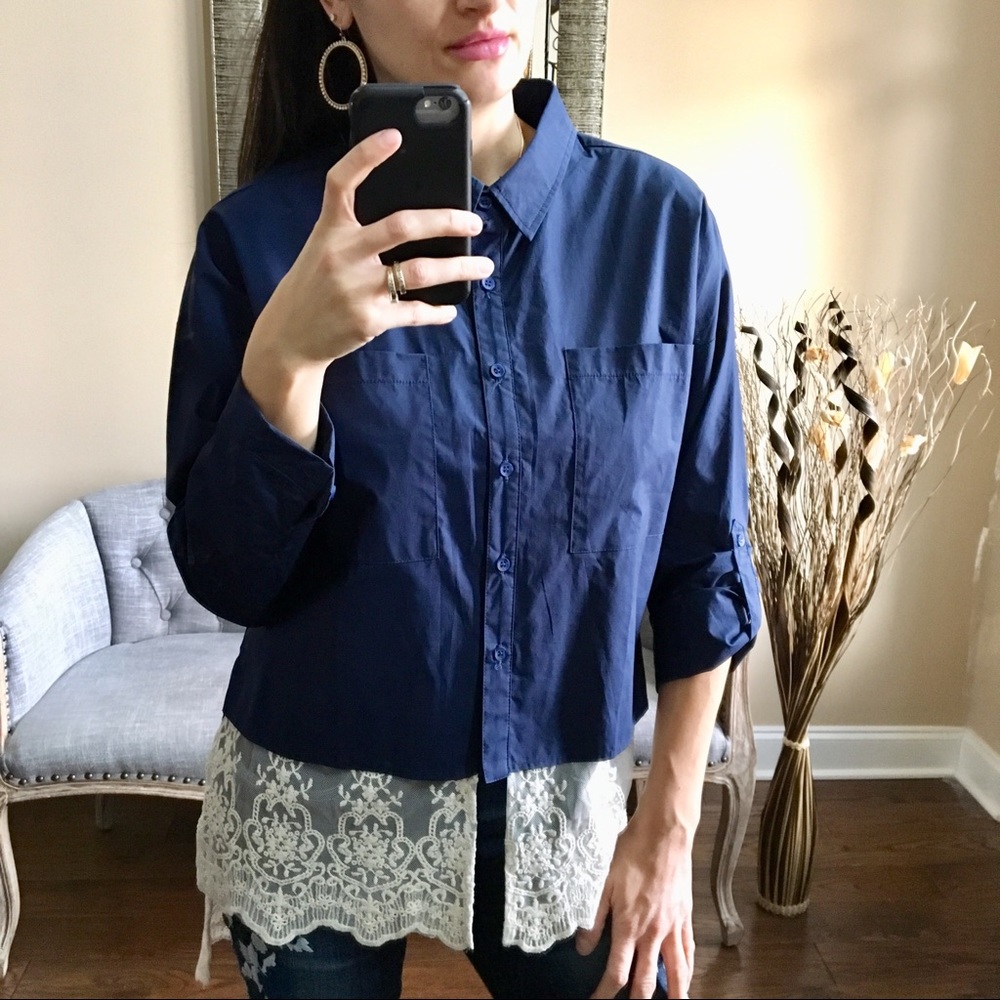β¨BUTTON DOWN TOP - Picture 2 of 8